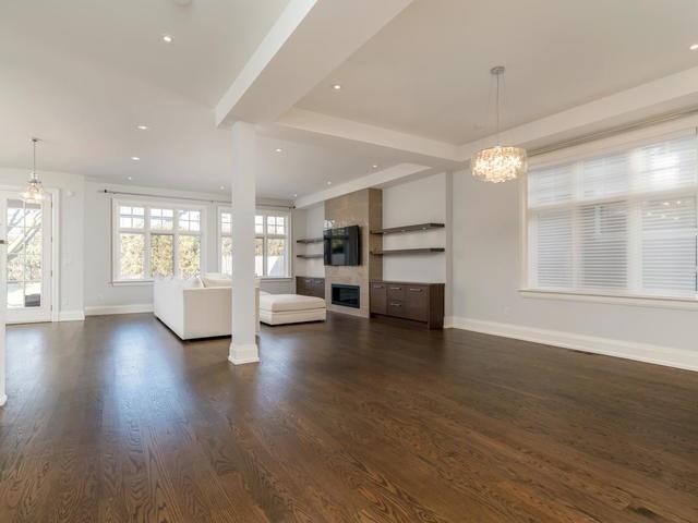 2365 Hixon St, House detached with 4 bedrooms, 5 bathrooms and 2 parking in Oakville ON | Image 4