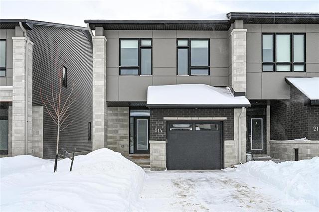 214 Bristol Crescent, Townhouse with 3 bedrooms, 3 bathrooms and 3 parking in North Grenville ON | Image 1