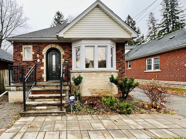28 Thorndale St N, House detached with 2 bedrooms, 2 bathrooms and 2 parking in Hamilton ON | Image 9