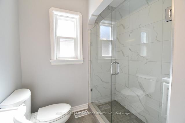 62 Westview Blvd, House detached with 2 bedrooms, 2 bathrooms and 4 parking in Toronto ON | Image 20