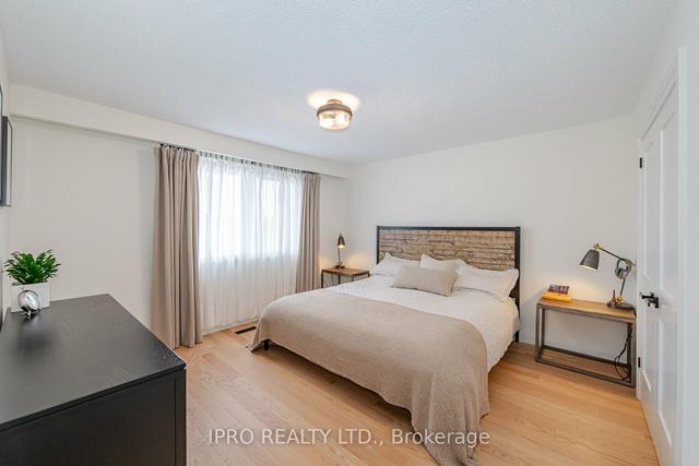 2337 Chilsworthy Ave, House semidetached with 4 bedrooms, 3 bathrooms and 4 parking in Mississauga ON | Image 9