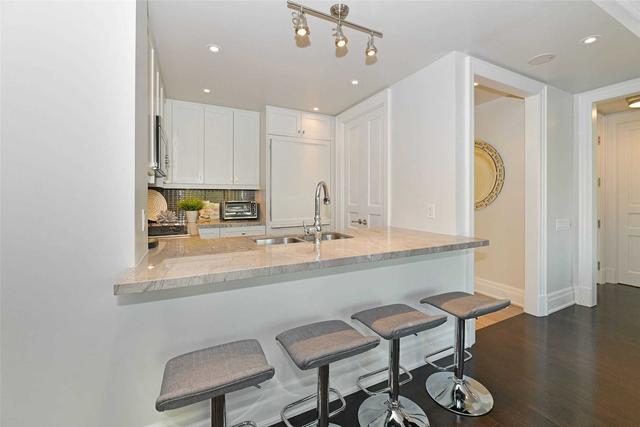 301 - 155 St Clair Ave W, Condo with 2 bedrooms, 2 bathrooms and 1 parking in Toronto ON | Image 2
