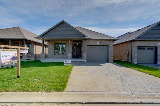 32 - 159 Collins Way, House detached with 4 bedrooms, 2 bathrooms and 3 parking in Strathroy Caradoc ON | Image 1