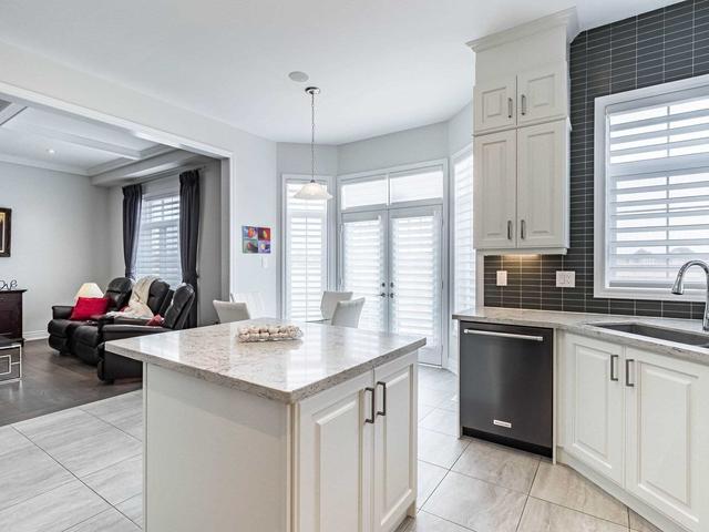 63 Monarch Dr, House detached with 4 bedrooms, 5 bathrooms and 5 parking in Halton Hills ON | Image 3