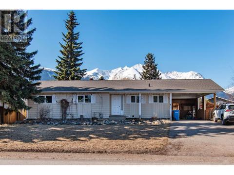 4129 8th Avenue, House detached with 4 bedrooms, 2 bathrooms and null parking in Smithers BC | Card Image