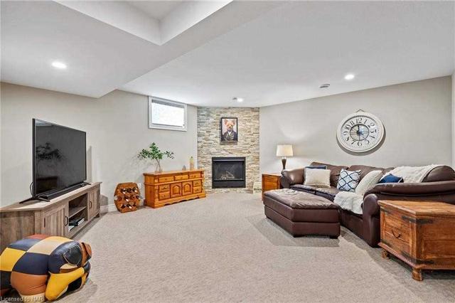 32 Abbott Pl, House detached with 2 bedrooms, 3 bathrooms and 6 parking in Pelham ON | Image 19