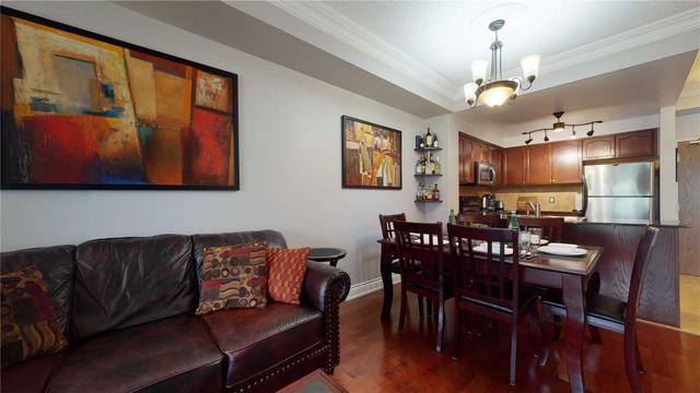 211 - 2 Maison Parc Crt, Condo with 1 bedrooms, 1 bathrooms and 2 parking in Vaughan ON | Image 3