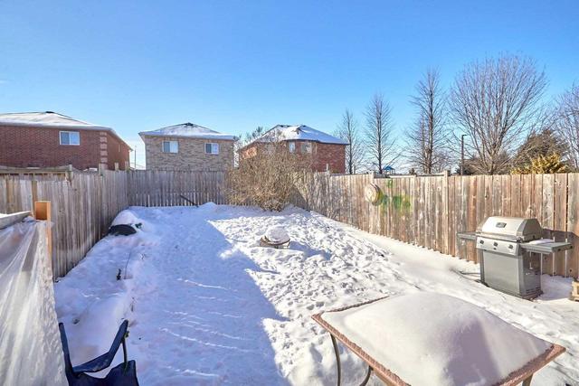 283 Dunsmore Lane, House attached with 3 bedrooms, 2 bathrooms and 2 parking in Barrie ON | Image 4