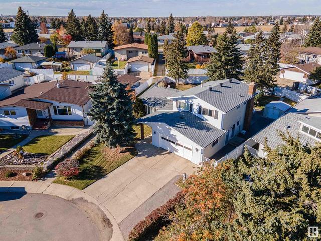 8424 145 Av Nw, House detached with 4 bedrooms, 2 bathrooms and 6 parking in Edmonton AB | Image 3