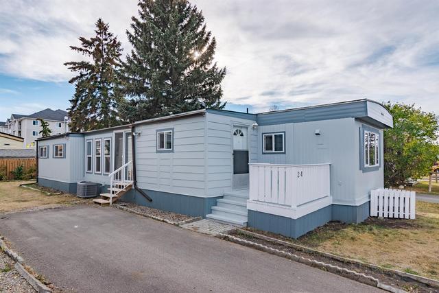 24 - 6220 17 Avenue Se, Home with 3 bedrooms, 1 bathrooms and 4 parking in Calgary AB | Image 12