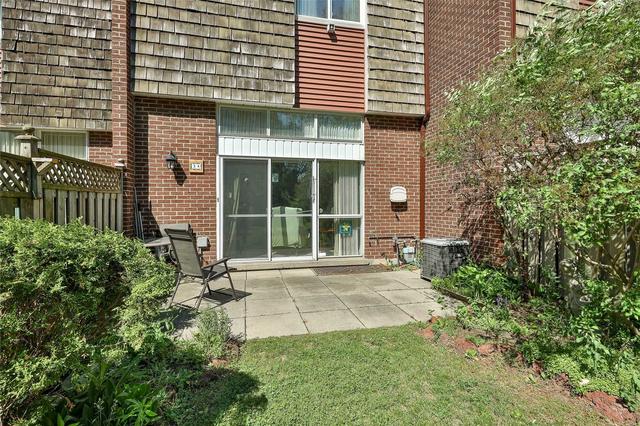 34 Vicora Linkway, Townhouse with 3 bedrooms, 2 bathrooms and 2 parking in Toronto ON | Image 32