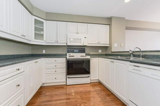 13 - 460 Woolwich St, Townhouse with 3 bedrooms, 3 bathrooms and 2 parking in Waterloo ON | Image 2