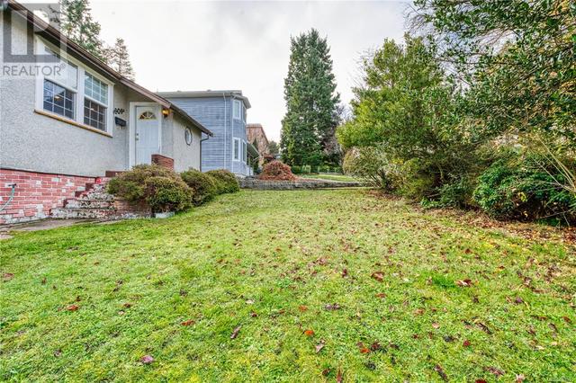 809 Intervale Ave, House detached with 1 bedrooms, 1 bathrooms and 2 parking in Esquimalt BC | Image 35