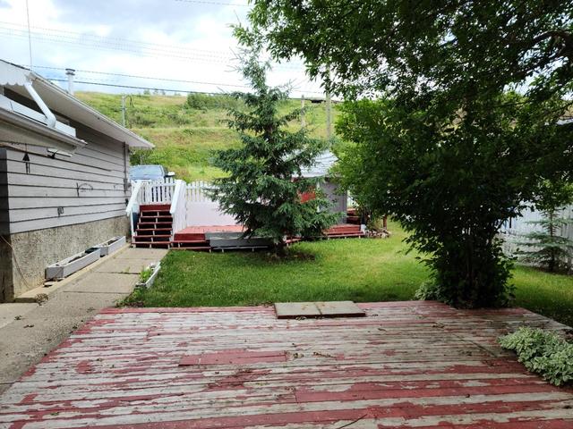 10843 103 Street, House detached with 4 bedrooms, 2 bathrooms and 4 parking in Peace River AB | Image 36