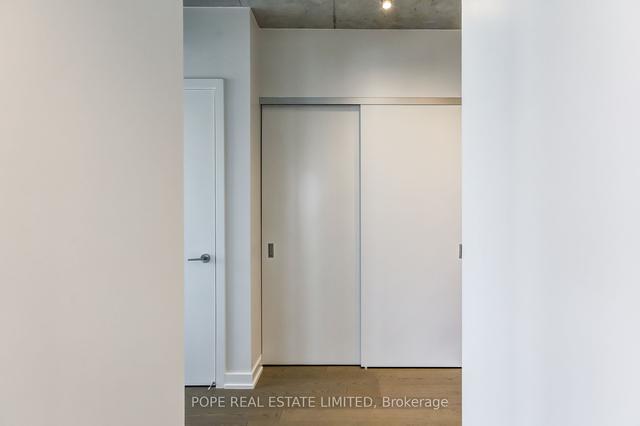 2403 - 11 Charlotte St, Condo with 1 bedrooms, 1 bathrooms and 0 parking in Toronto ON | Image 4