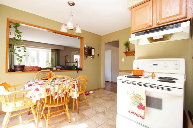 1455 Park Rd S, House detached with 3 bedrooms, 2 bathrooms and 6 parking in Oshawa ON | Image 3