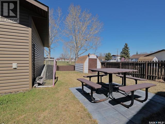 407 3rd Avenue E, House detached with 4 bedrooms, 2 bathrooms and null parking in Rosetown SK | Image 43