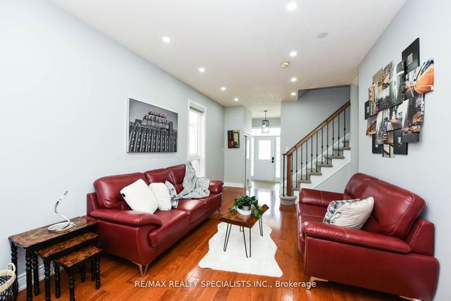 3326 Fountain Park Ave, House semidetached with 4 bedrooms, 4 bathrooms and 4 parking in Mississauga ON | Image 31