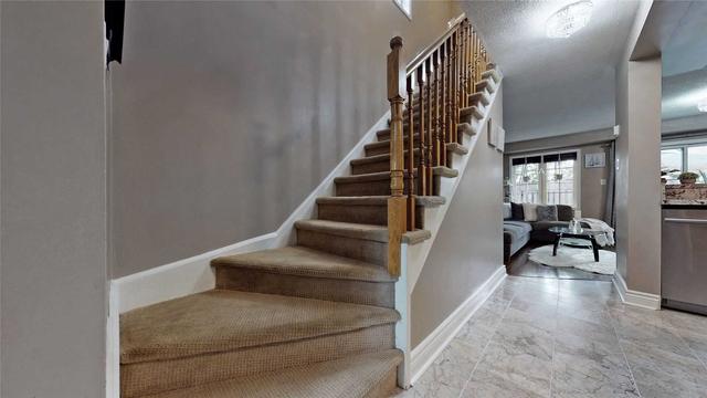 9 - 6400 Lawrence Ave E, Townhouse with 3 bedrooms, 2 bathrooms and 2 parking in Toronto ON | Image 4