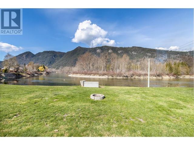 1413 Silver Sands Road, House detached with 3 bedrooms, 2 bathrooms and 1 parking in Sicamous BC | Image 48