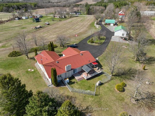 95 Boundary Rd, House detached with 3 bedrooms, 2 bathrooms and 15 parking in Belleville ON | Image 2