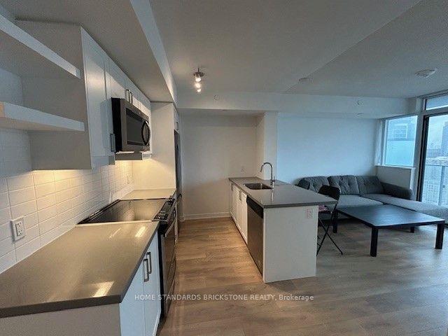 3303 - 50 Wellesley St E, Condo with 1 bedrooms, 1 bathrooms and 0 parking in Toronto ON | Image 3