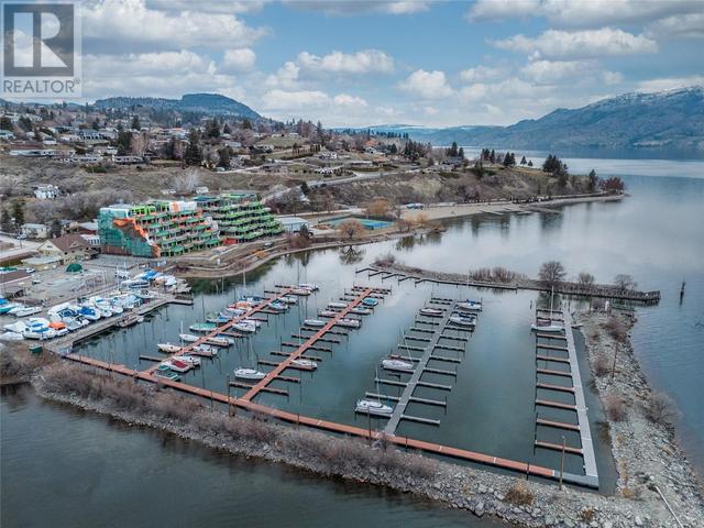 205 - 13415 Lakeshore Drive, Condo with 3 bedrooms, 2 bathrooms and 2 parking in Summerland BC | Image 1