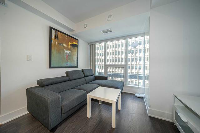 1013 - 955 Bay St, Condo with 1 bedrooms, 1 bathrooms and 0 parking in Toronto ON | Image 10