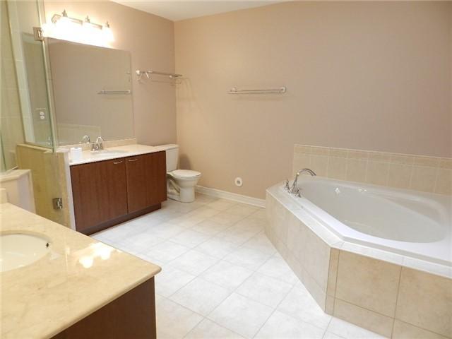 42 - 4135 Shipp Dr, Townhouse with 4 bedrooms, 4 bathrooms and 5 parking in Mississauga ON | Image 11