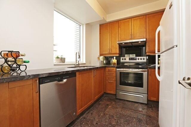 2007 - 55 Bloor St E, Condo with 2 bedrooms, 2 bathrooms and 1 parking in Toronto ON | Image 5