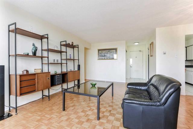 820 - 551 The West Mall, Condo with 2 bedrooms, 1 bathrooms and 1 parking in Toronto ON | Image 4