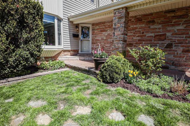 21 Madelaine Cres, House detached with 4 bedrooms, 3 bathrooms and 8 parking in Brampton ON | Image 23