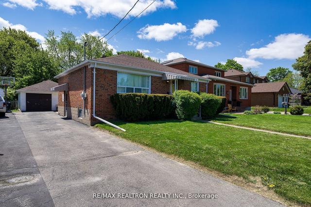 165 Mcallister Rd, House detached with 3 bedrooms, 2 bathrooms and 4 parking in Toronto ON | Image 4