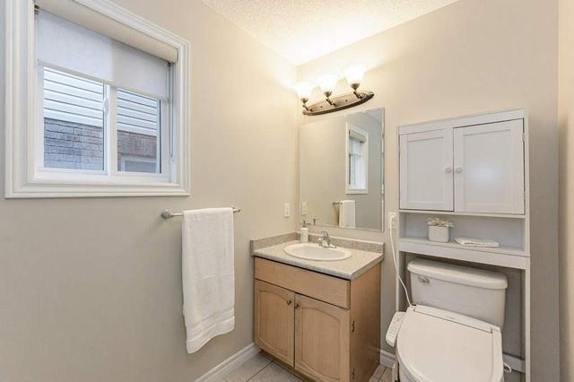 18 Creighton Ave, House detached with 3 bedrooms, 2 bathrooms and 4 parking in Guelph ON | Image 2