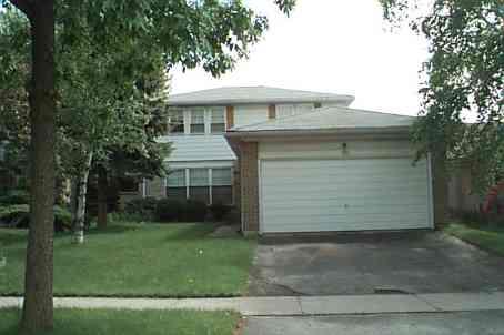 70 Brigadoon Cres, House detached with 4 bedrooms, 2 bathrooms and 4 parking in Toronto ON | Image 1