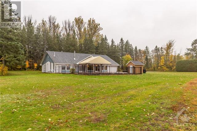 2570 Bay Road, House detached with 3 bedrooms, 2 bathrooms and 8 parking in Champlain ON | Image 4