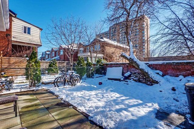 2039 Davenport Rd, House semidetached with 4 bedrooms, 5 bathrooms and 0 parking in Toronto ON | Image 20