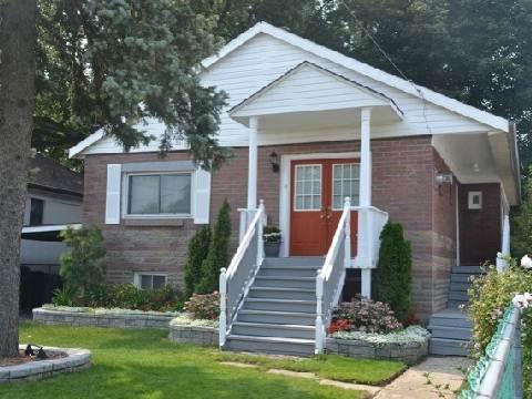 86 Phillip Ave, House detached with 3 bedrooms, 2 bathrooms and 4 parking in Toronto ON | Image 1