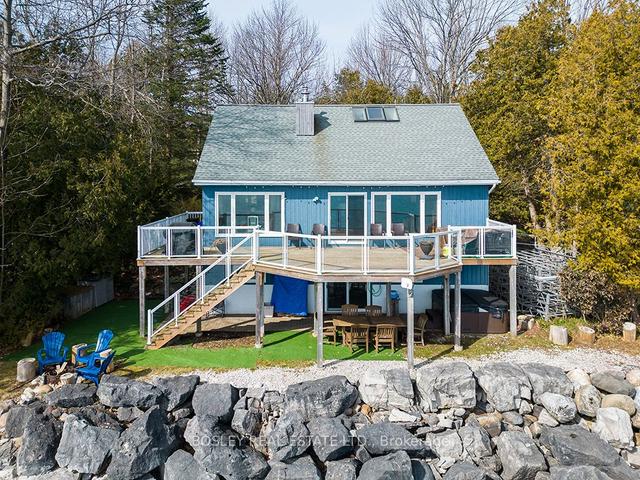 283 Cedar Ave E, House detached with 5 bedrooms, 3 bathrooms and 8 parking in Meaford ON | Image 2