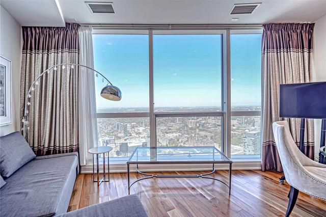 7712 - 388 Yonge St, Condo with 2 bedrooms, 2 bathrooms and 1 parking in Toronto ON | Image 11