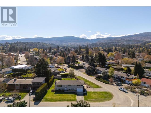 4447 Pinegrove Road, House detached with 5 bedrooms, 2 bathrooms and 4 parking in Kelowna BC | Image 42