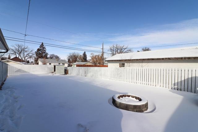 328 2 Street Se, House detached with 4 bedrooms, 2 bathrooms and 3 parking in Redcliff AB | Image 29