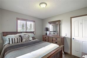 8 Weston Place Sw, House detached with 3 bedrooms, 2 bathrooms and 4 parking in Calgary AB | Image 21