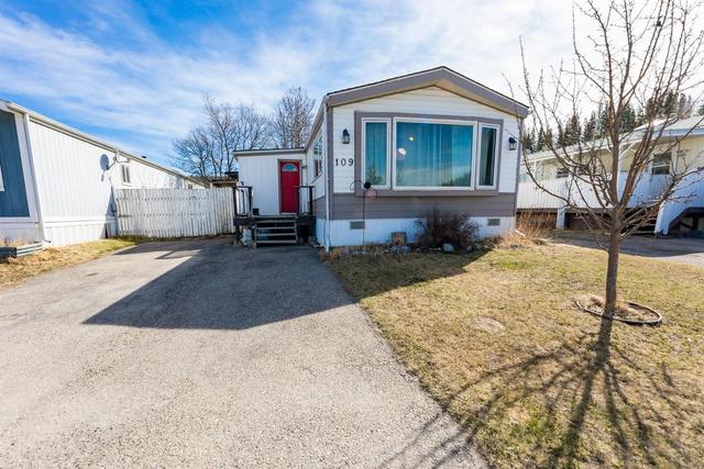 109 Skogg Avenue, House detached with 3 bedrooms, 1 bathrooms and 2 parking in Hinton AB | Image 1
