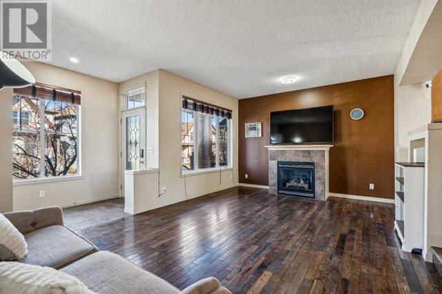 2065 New Brighton Gardens Se, House detached with 3 bedrooms, 3 bathrooms and 3 parking in Calgary AB | Image 3