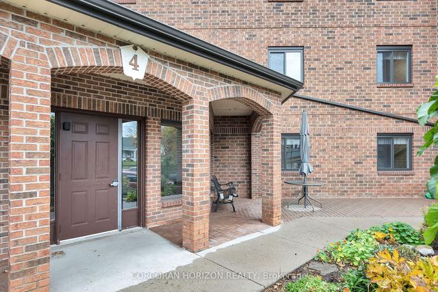202 - 4 Albert St, Condo with 1 bedrooms, 1 bathrooms and 1 parking in Cambridge ON | Image 1