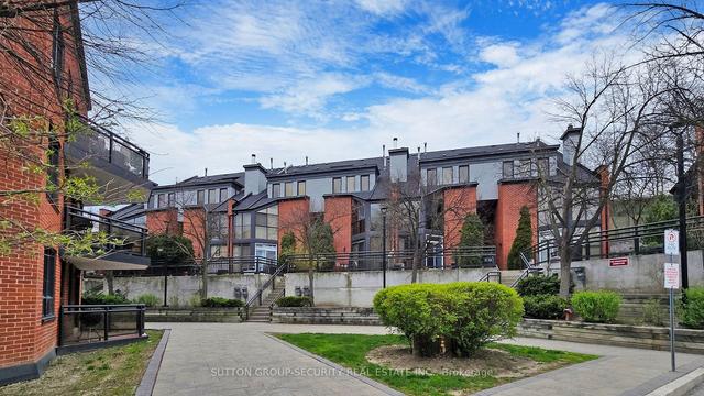 th 23 - 100 Arbors Lane, Townhouse with 3 bedrooms, 2 bathrooms and 2 parking in Vaughan ON | Image 12