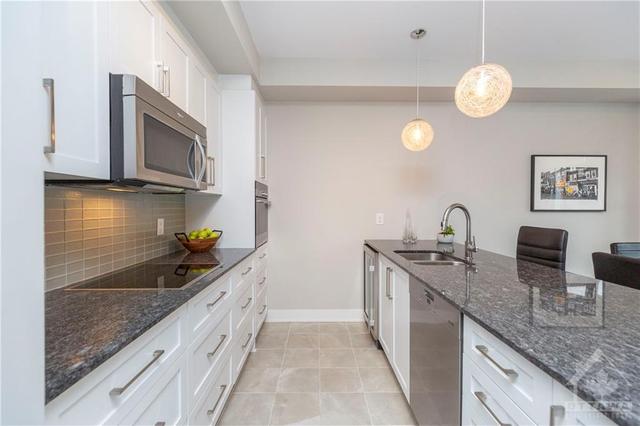 38 Holmwood Avenue, Condo with 2 bedrooms, 3 bathrooms and 1 parking in Ottawa ON | Image 11