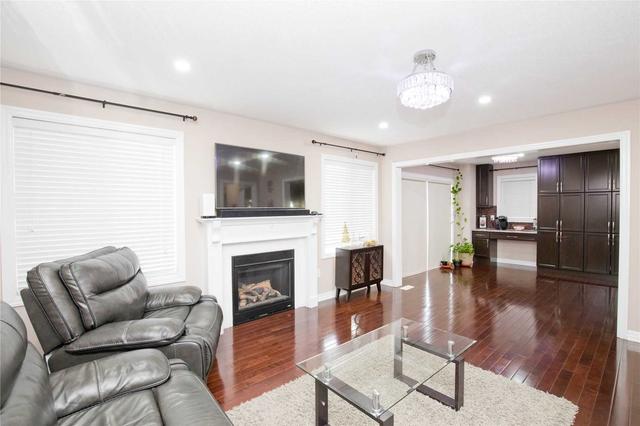 35 Miracle Tr N, House detached with 4 bedrooms, 4 bathrooms and 5 parking in Brampton ON | Image 6