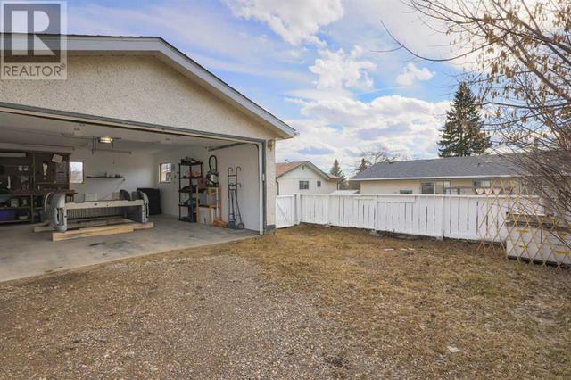 5219 58 Street, House detached with 3 bedrooms, 2 bathrooms and 2 parking in Rocky Mountain House AB | Image 27